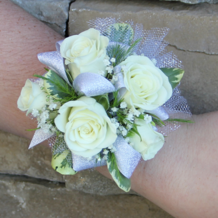 Natural Spray Rose Wrist Corsage