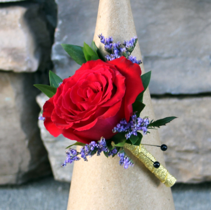 Natural Sweetheart Rose Boutonniere
