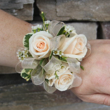 Natural Sweetheart Rose Wrist Corsage