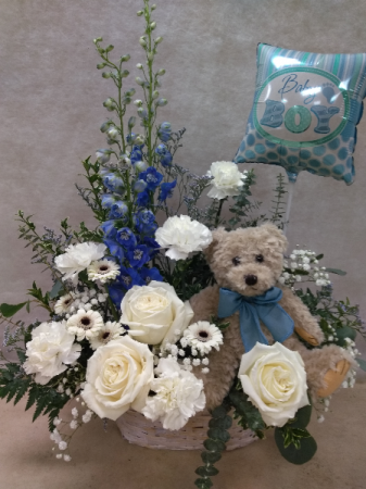 New Baby basket w Bear & Balloon Basket