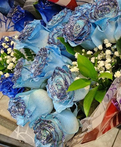 NEW !!!!! DOZEN BLUE CRYSTAL ROSES BOUQUET 