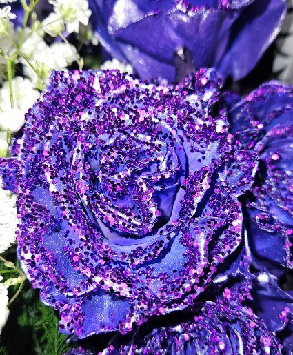 NEW !!!!! DOZEN PURPLE CRYSTAL ROSES BOUQUET 