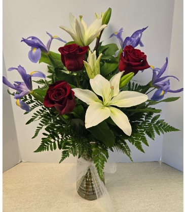 NFS-A1 Vase arrangement in Plattsburgh, NY | NELSON'S FLOWER SHOP