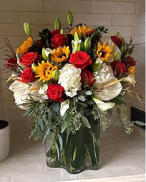 Night Watch Luxury | Modern Flowers