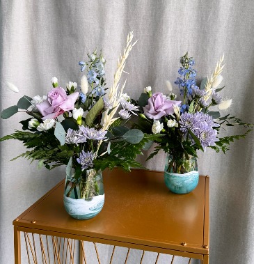 AQUA OCEAN WINE GLASS SET FRESH ARRANGEMENT in Hampstead, NC | Surf City Florist