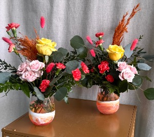 SUNSET OCEAN WINE GLASS SET FLOWER ARRANGEMENT