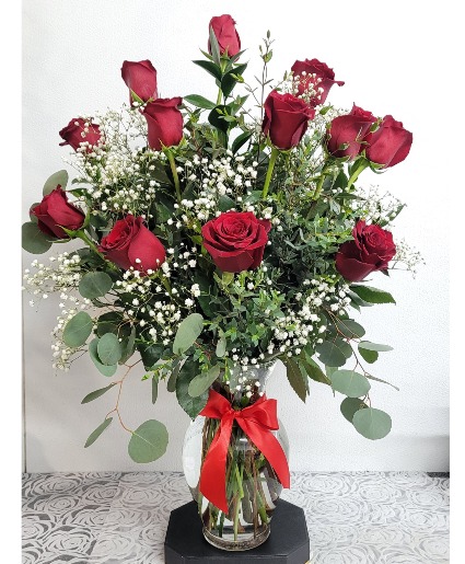 One dozen premium red roses Roses