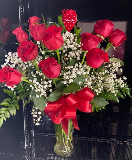 Classic Dozen Red Roses