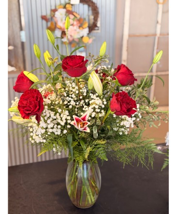 ONLINE SAVINGS! Roses and Lilies in Cody, WY | BEARTOOTH FLORAL & GIFTS