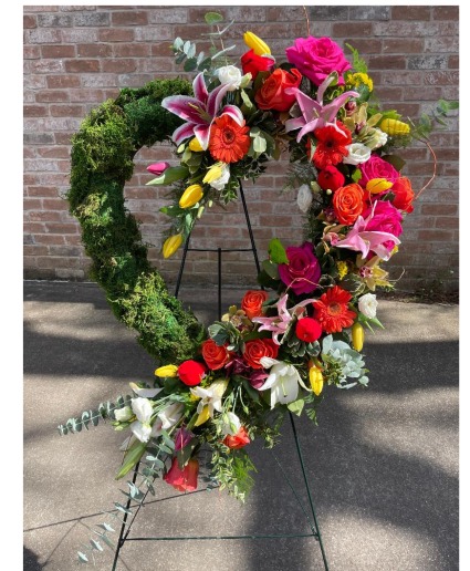 Open Heart 1/2 Spring 1/2 Moss Easel Stand