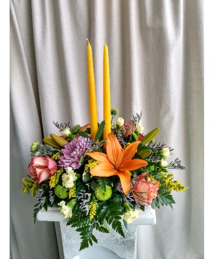 BOUNTIFUL BLOOMS OVAL CENTERPIECE FLOWER ARRANGEMENT