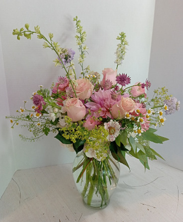Tall Valentines's Day  Designer's Choice in Glastonbury, CT | THE FLOWER DISTRICT