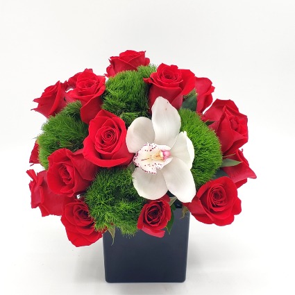 Passionate Petals. VD24-111 Love Arrangement