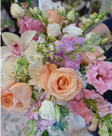 Pastel Arrangement Designer's Choice in Glastonbury, CT | THE FLOWER DISTRICT