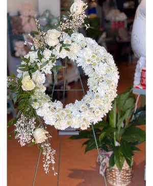 Peaceful Remberance Never Ending Sympathy Fresh Wreath