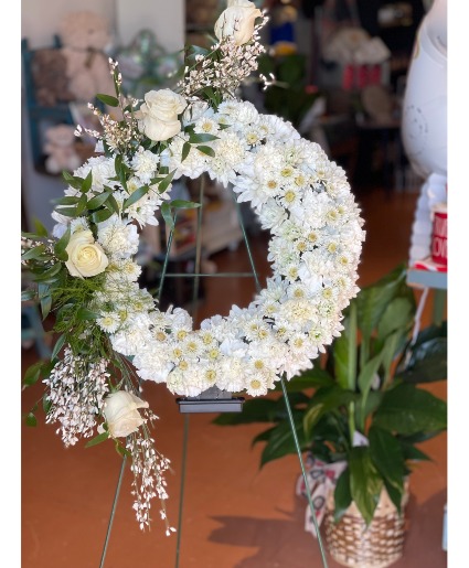 Peaceful Remberance Never Ending Sympathy Fresh Wreath