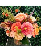 PEACHES AND CREAM BOUQUET vase