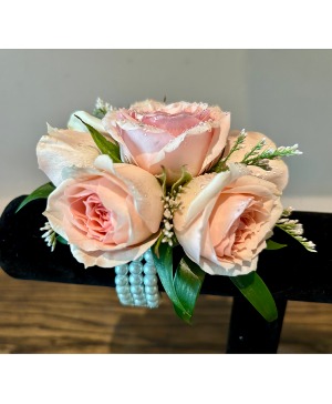 Pearly Pink Wristlet 