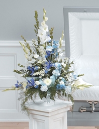 PEDESTAL  ARRANGEMENT   BLUE   &WHITE   