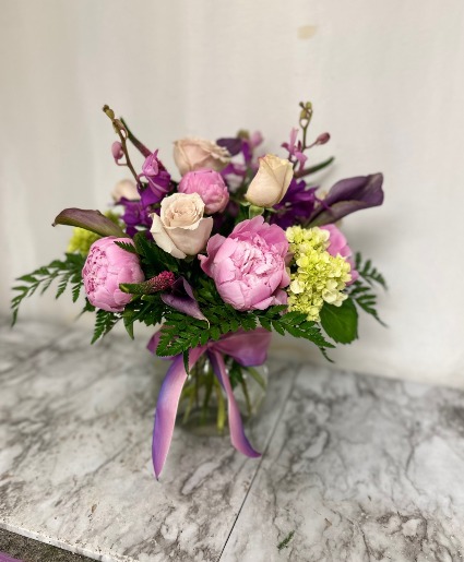 Peonia Delight Mixed flowers in vase