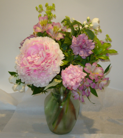CELEBRATING PEONIES Vase Arramgent