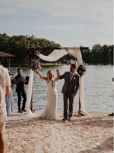 Perfect Lake Front Ceremony  in Culpeper, VA | ENDLESS CREATIONS FLOWERS AND GIFTS