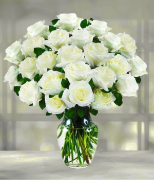 Perl White Rose in a Vase 