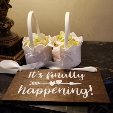 PETAL BASKETS and CUSTOM SIGNS  in Cincinnati, OH | Reading Floral Boutique