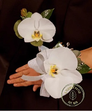Phalaenopsis Orchid Corsage & Boutoniere Set Corsage & Boutoniere 