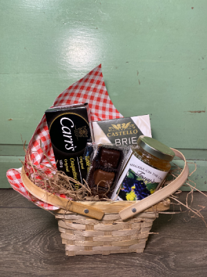 Picnic Basket Gourmet Items