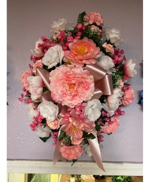 Pink and White Spray Artificial Design