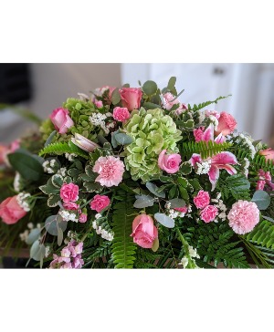 Feminine  funeral flowers  mesa apache junction 
