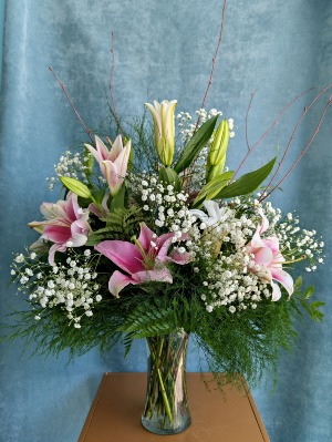 LOVE OF LILY FLOWER ARRANGEMENT
