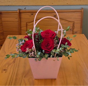 Red Beauty Flower Arrangement 