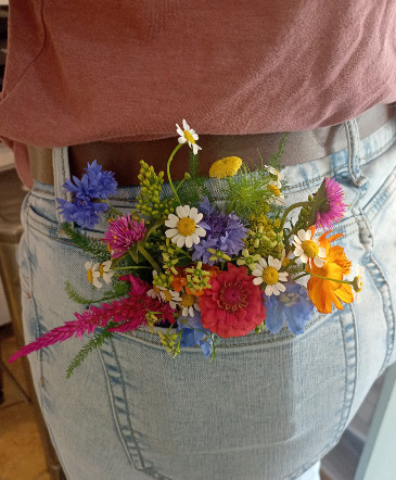 Pocket Garden   in Glastonbury, CT | THE FLOWER DISTRICT