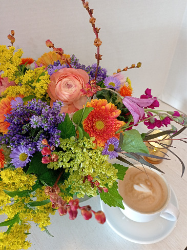 Premium Birthday Arrangement Designer's Choice in Glastonbury, CT | THE FLOWER DISTRICT
