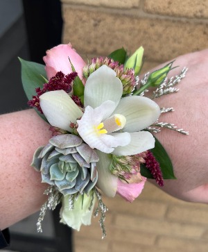 Premium Wrist Corsage 