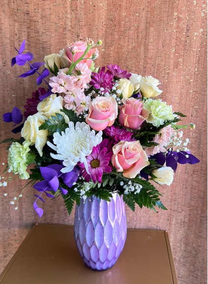 GORGEOUS GLOW FLOWER ARRANGEMENT