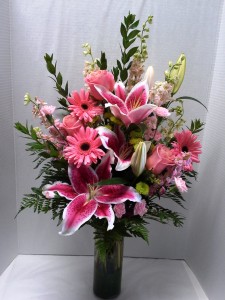 Pretty in Pink Flower Arrangement