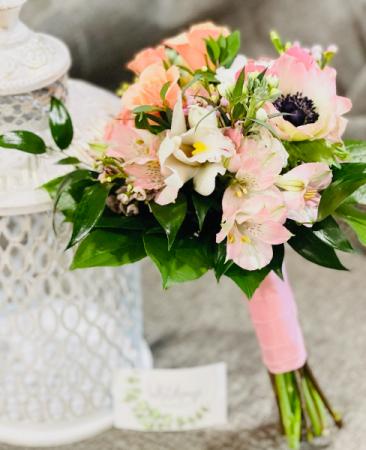 Pretty in Pink Handheld Bouquet