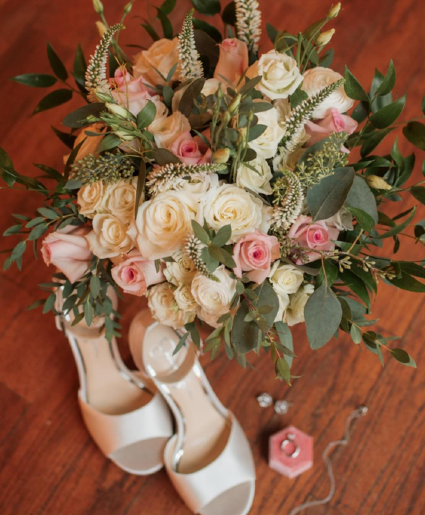 Pretty in Pink Handheld Bouquet