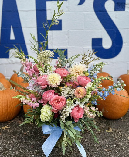 pretty in pink  Vase Arrangement