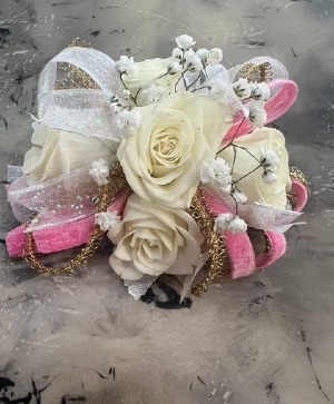 pretty in pink wristlet 