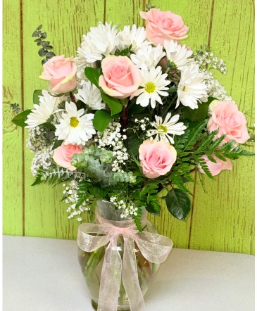 PRETTY IN PINKS PINK ROSES with WHITE DAISIES in Weatherford, OK | The Flower Box Florist