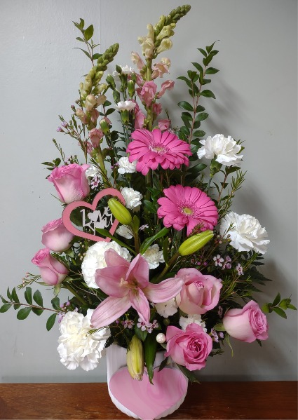 Pretty 'N Pink Fresh Arrangement 