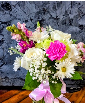 Pretty Pastel Glass vase to set perfectly on center of table
