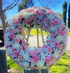 PRETTY PINK WREATH 