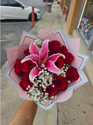 Pretty Red  Hand bouquet 