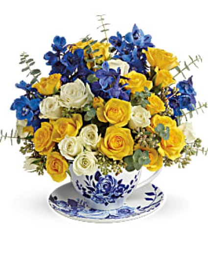 DUTCH GARDEN TEACUP FLOWER ARRANGEMENT