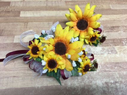 Prom sets Wrist corsage & boutonnière 